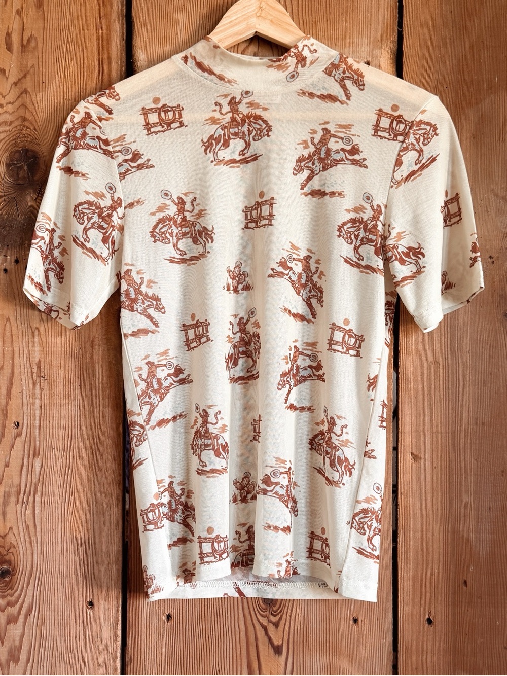 Sz M The Fringed Pineapple Ole’ West Cowboys Mesh Mock Neck Short Sleeve Blouse